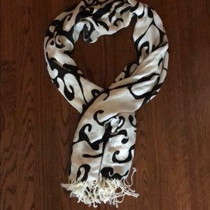 Black and White scarf